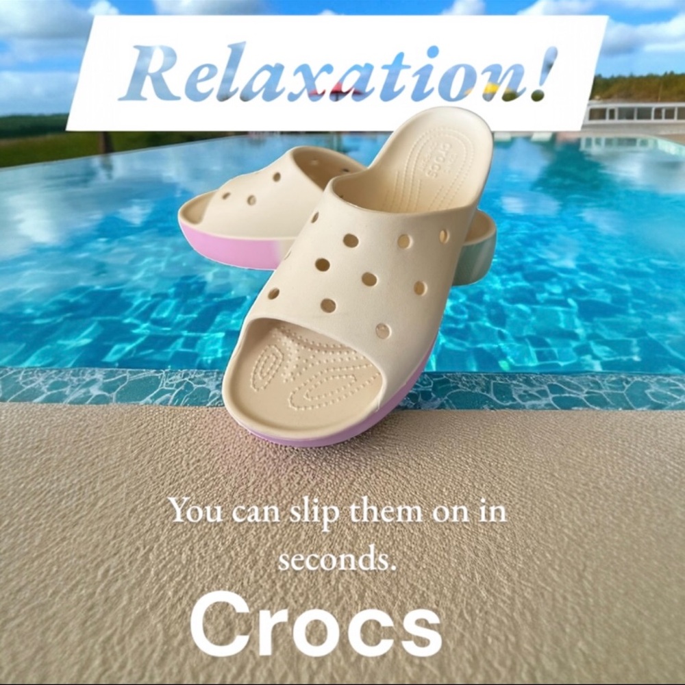 CROCS Classic Platform Slide Sandals women’s size 11.